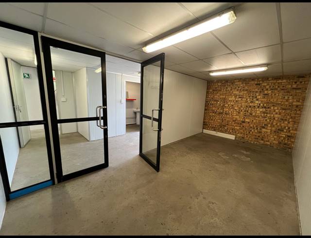347M² WAREHOUSE TO LET IN STRIJDOMPARK